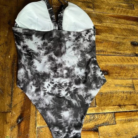 SHEIN swim one piece - Picture 2 of 2